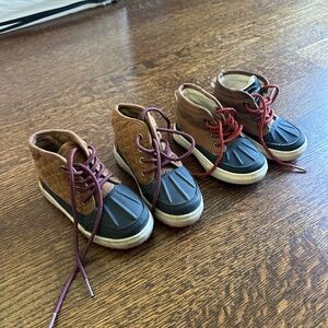 Oshkosh Toddler Duck Boot, selling multiple sizes